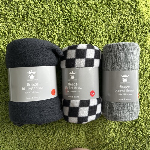 Fleece blanket bundle - x,